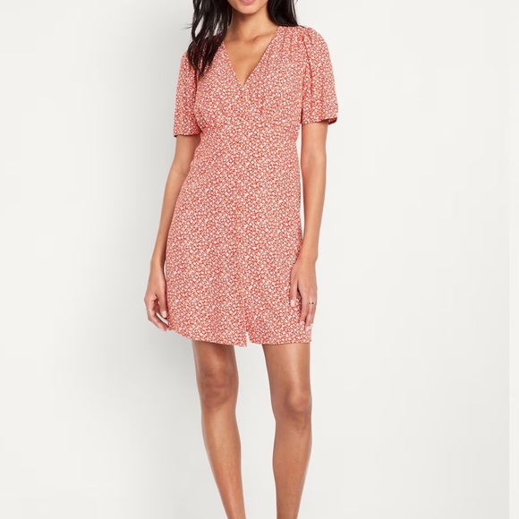 Old Navy Dresses & Skirts - NWT OLD NAVY Button-Down Crepe Mini Dress COLOR RED DITSY SIZE MEDIUM